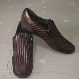 Sesto Meucci Bronze and Brown Woven Slip-Ons